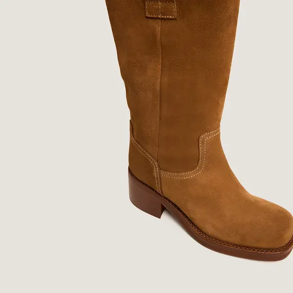 Round-toe boots in tobacco split leather | BICHETTE