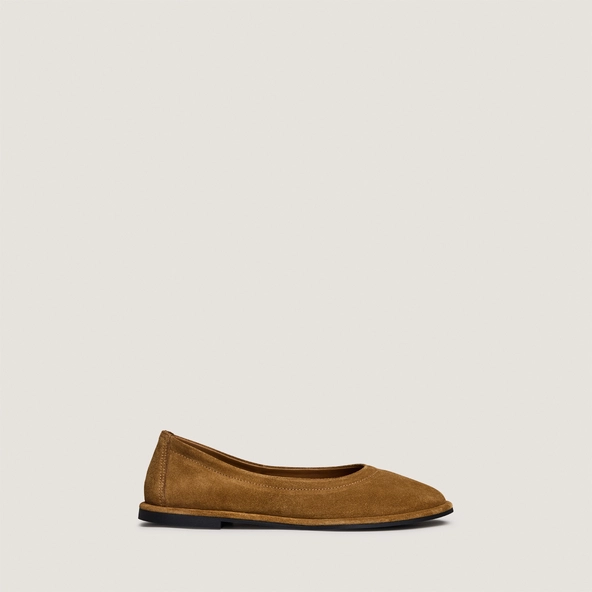 Round-toe ballet flats in tobacco suede | JANICE