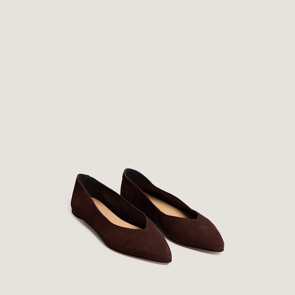Pointed-toe ballet flats in dark brown split leather | NOEMIE