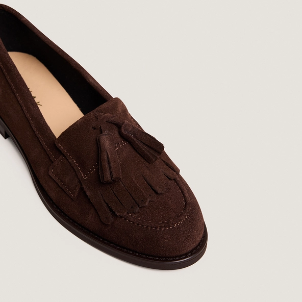 Tasseled loafers in dark brown split leather | NELLE