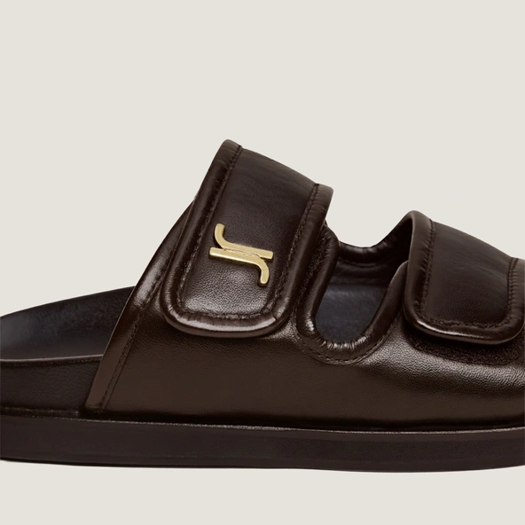 Monogrammed mules in dark brown leather | WIN