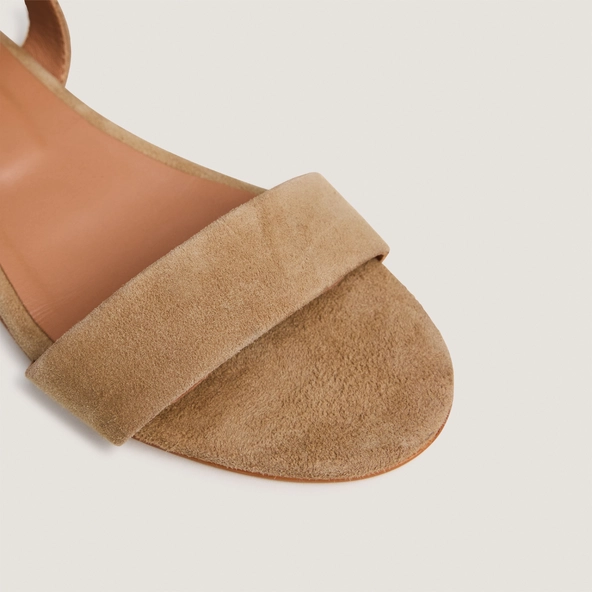 Flat strap sandals in beige suede | WAGRAM