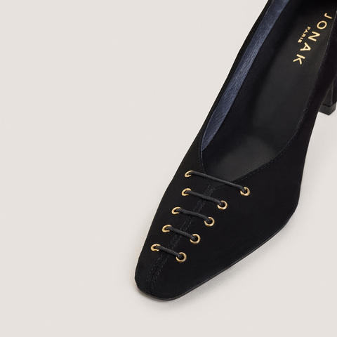 Pumps with Front Detail black