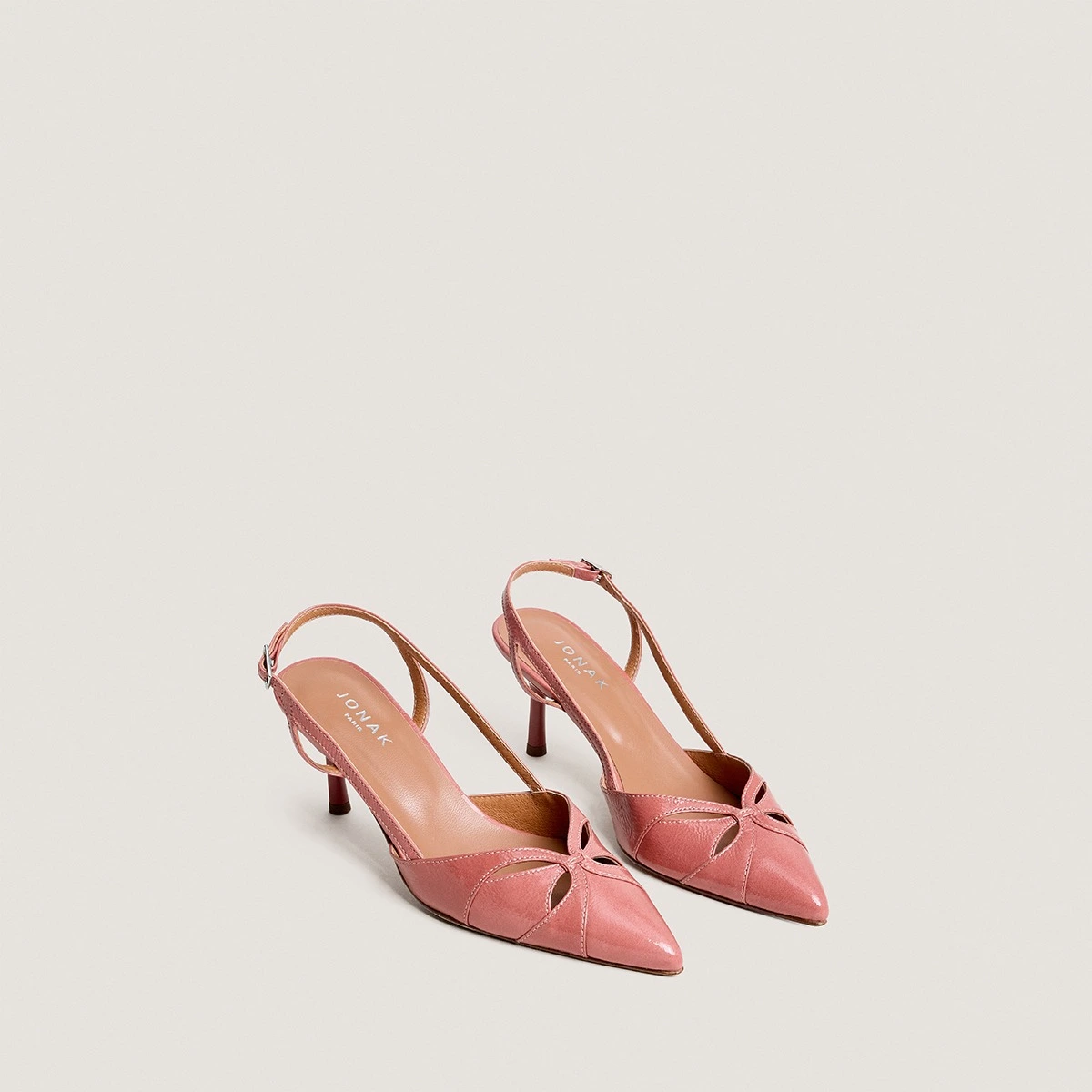 Pointed-toe slingback pumps in dusty rose pleated patent leather | DAMOUR