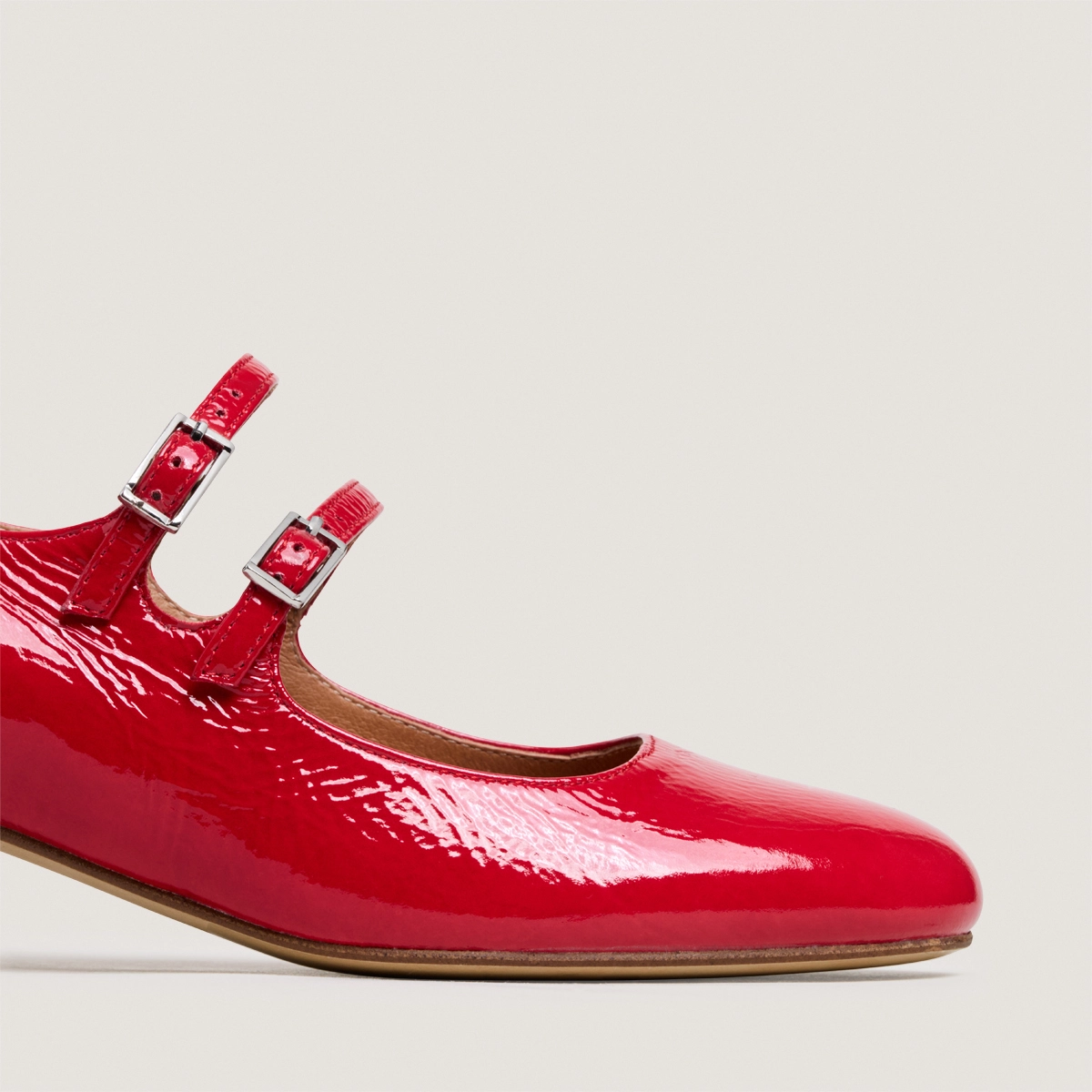 Double-strap Mary Janes in berry red pleated patent leather | DUNY