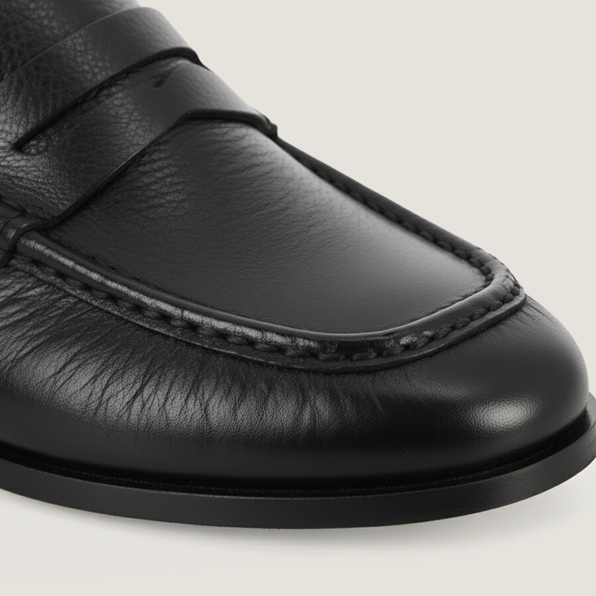 Backless loafers in black distressed leather | DEAUVILLE