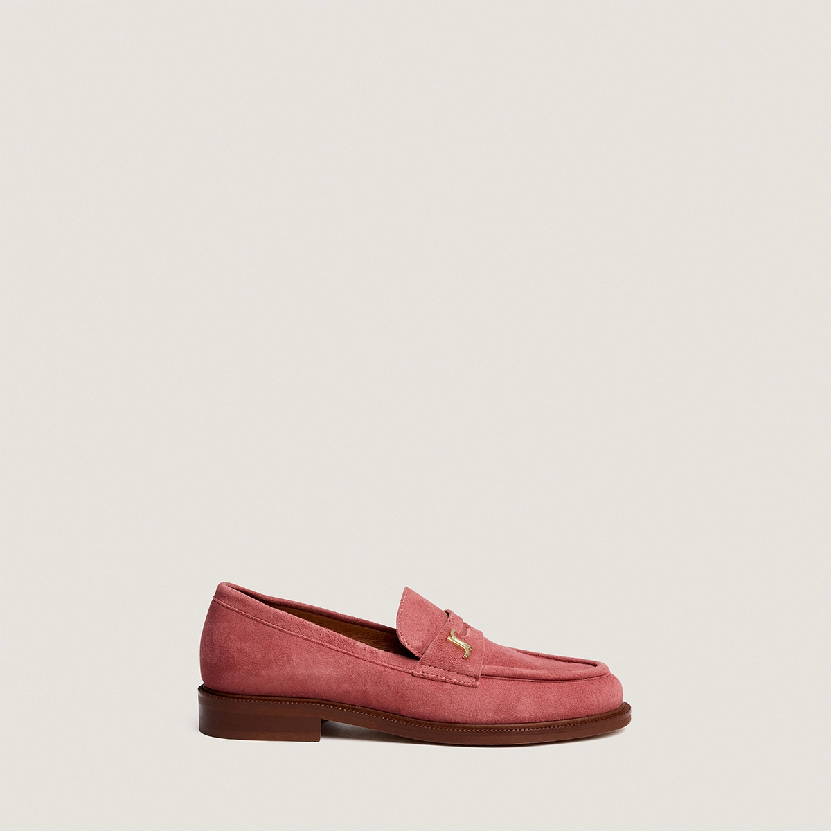 Round-toed loafers with monograms in dusty rose suede | DUEDI
