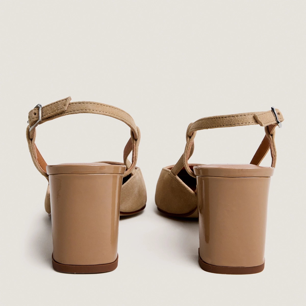 Heeled slingbacks in camel patent leather and suede | DHAPOP