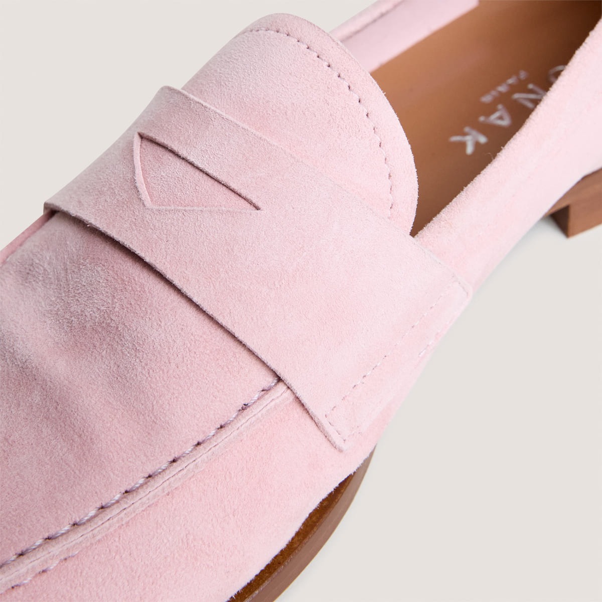 Round-toe loafers in petal pink suede | THELMA