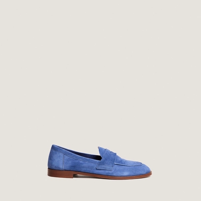 Round-toed loafers in steel blue suede | thelma
