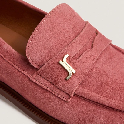 Round-toed loafers with monograms pink