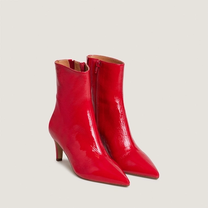 Ankle boots with slim heels in berry red pleated patent leather | diemina