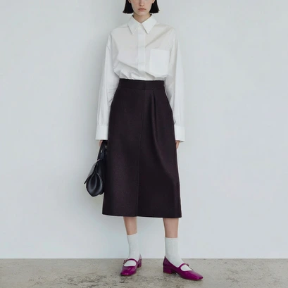 Square-toed ballet flats in purple pleated patent leather | div