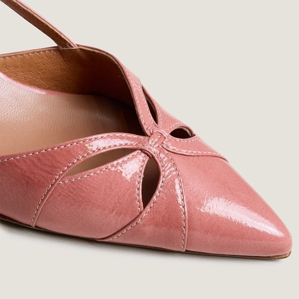 Pointed-toe slingback pumps in dusty rose pleated patent leather | DAMOUR