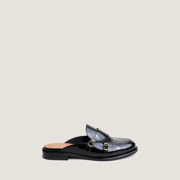 Round-toed mules in black glazed leather | DISTANT