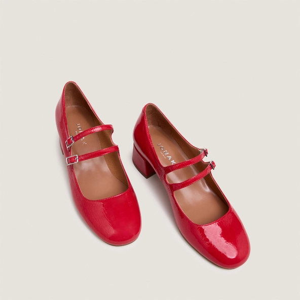 Double-strap Mary Janes in berry red pleated patent leather | DUNY