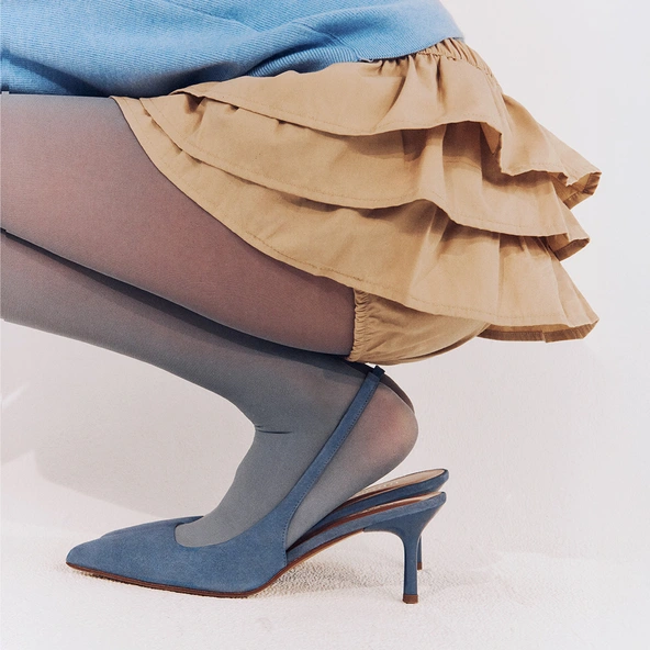 Pointed-toe pumps in steel blue suede | DIAMANTINE