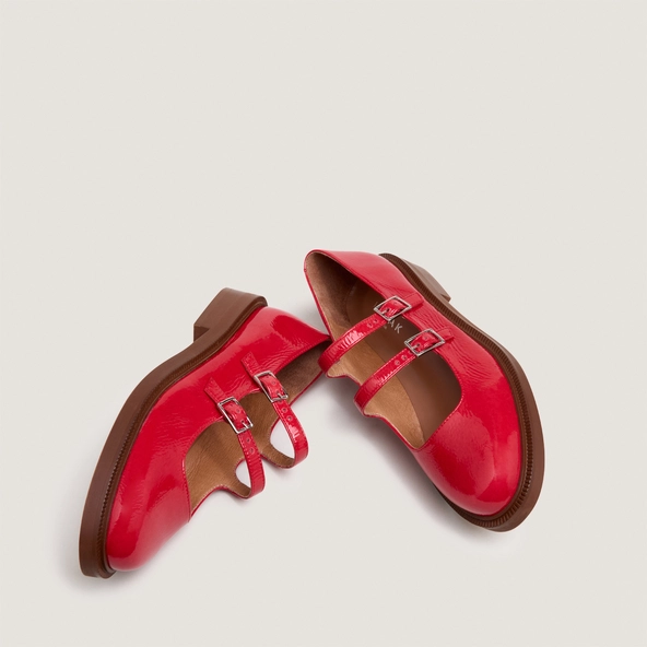 Double-strap ballet flats in berry red pleated patent leather | DREAMY