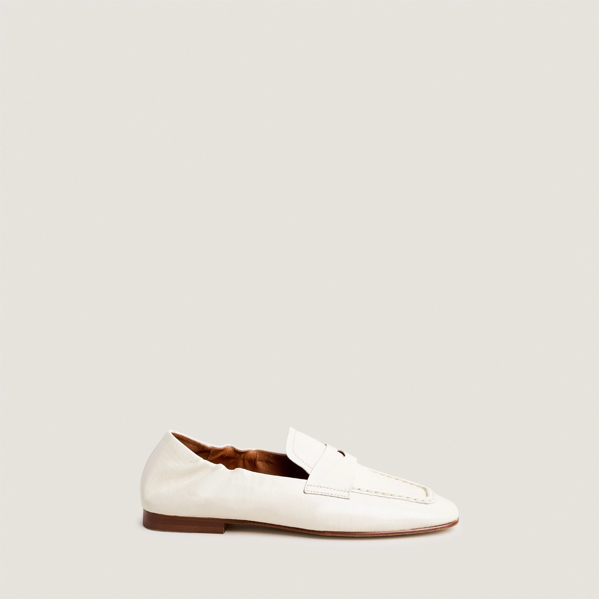 Square-toe loafers in ecru distressed leather | DINEO