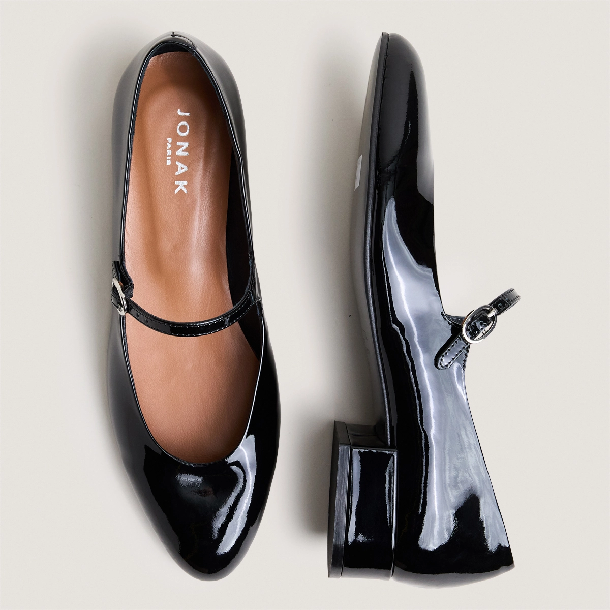 Low-heel mary janes in black patent leather | DESANCE