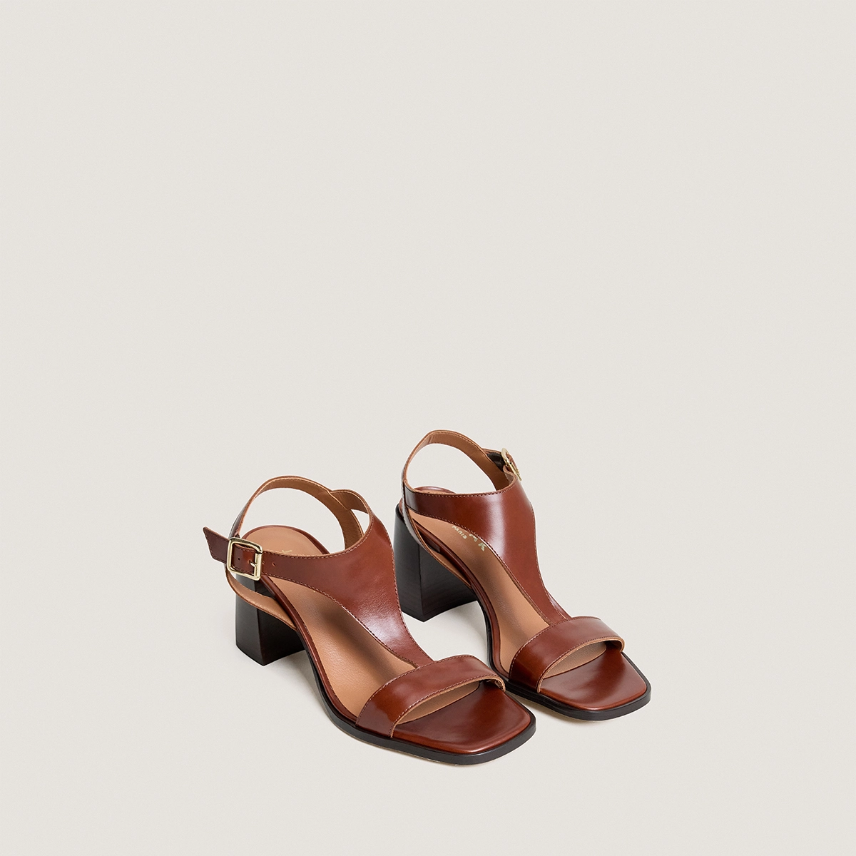 High laminated-heel sandals in brown leather | VODKA