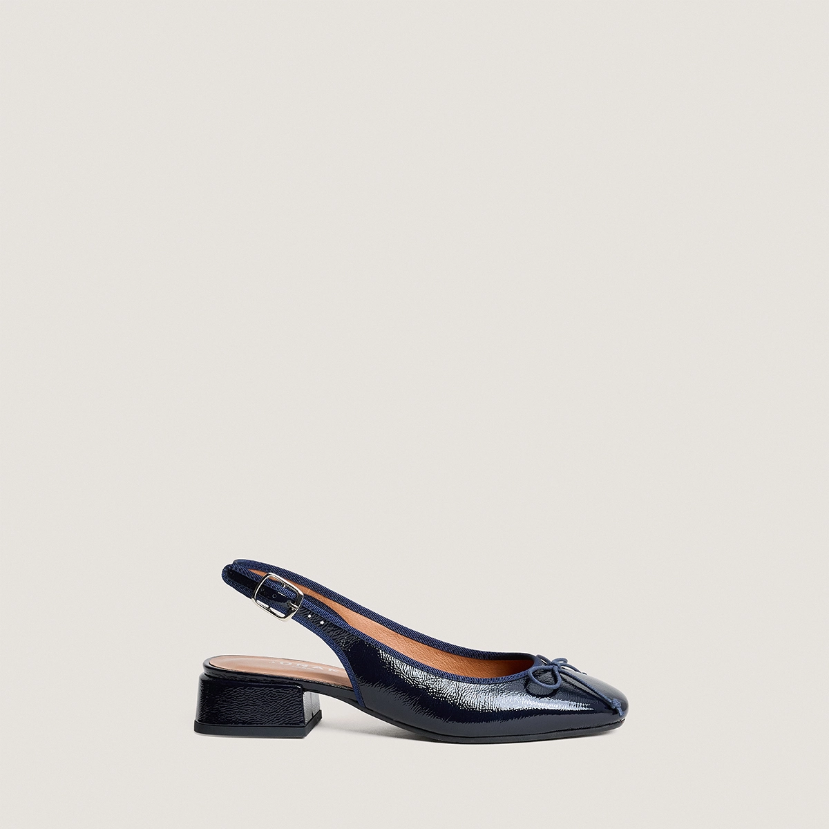 Slingbacks ballet flats in navy pleated patent leather | DYBILO