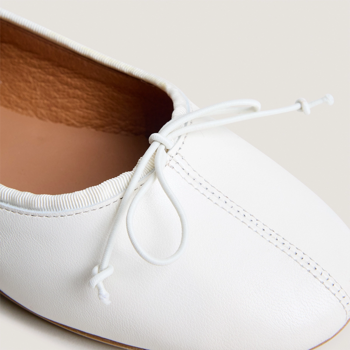 Lace-up ballet flats in ecru leather | DALLETTE