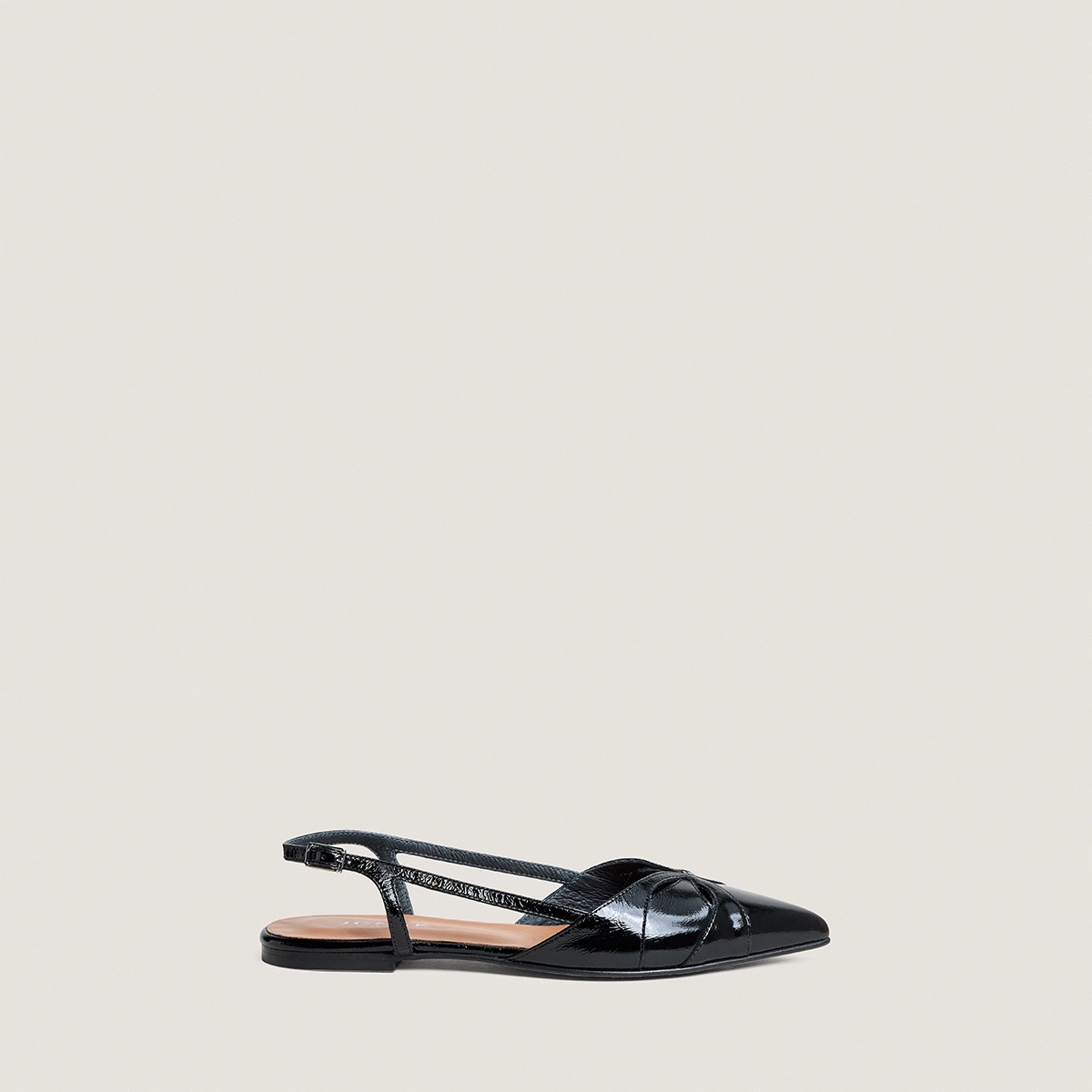 Pointed-toe slingback ballet flats in glossy leather | DAMOURA