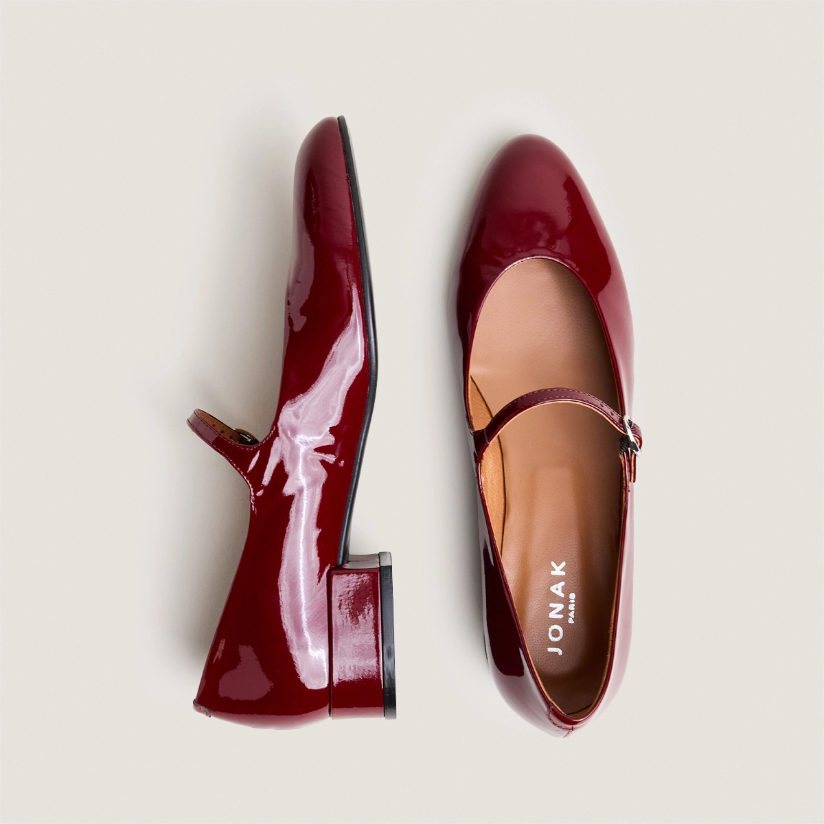 Low-heel mary janes in burgundy patent leather | DESANCE