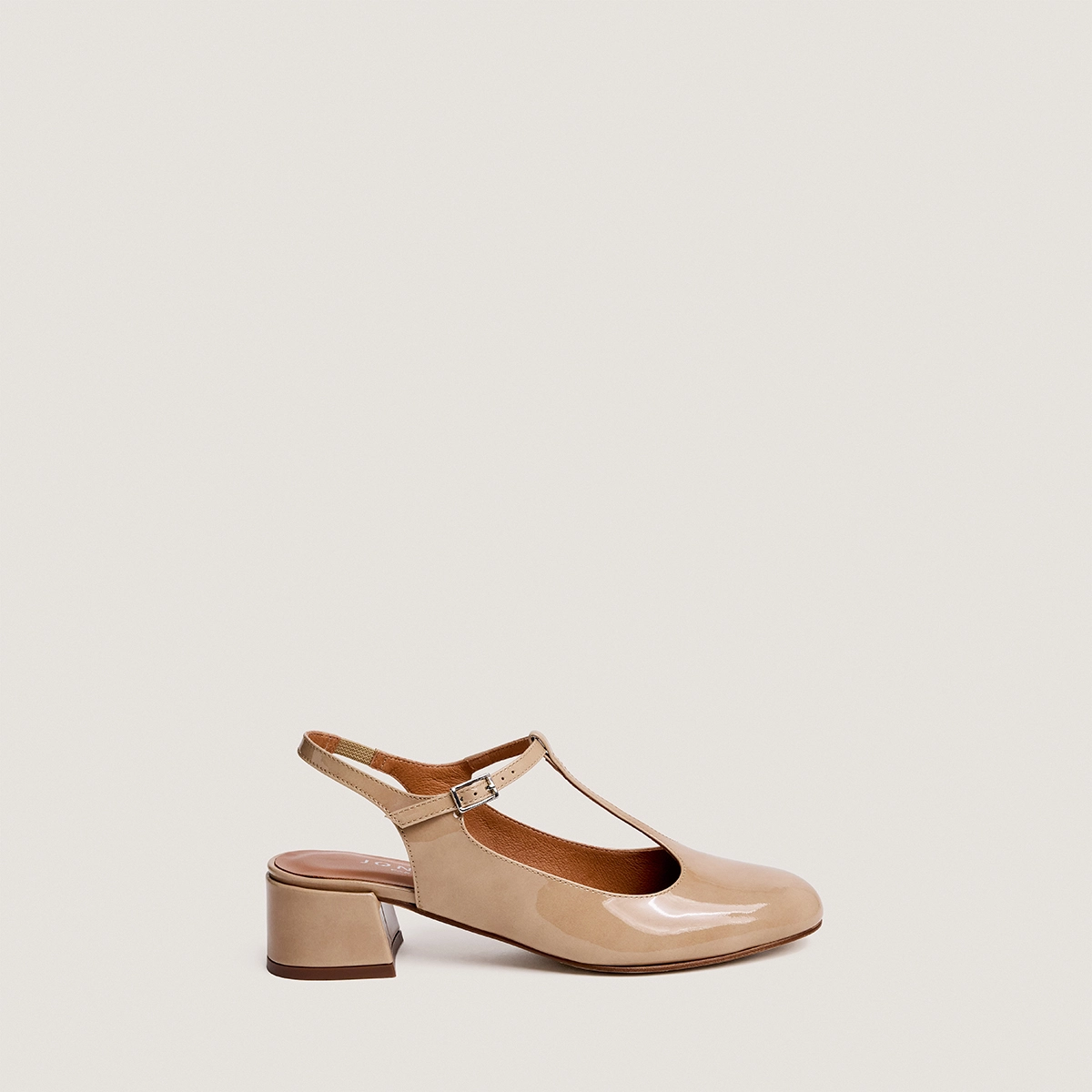 Open back t-bar in beige cracked leather | DORIEL