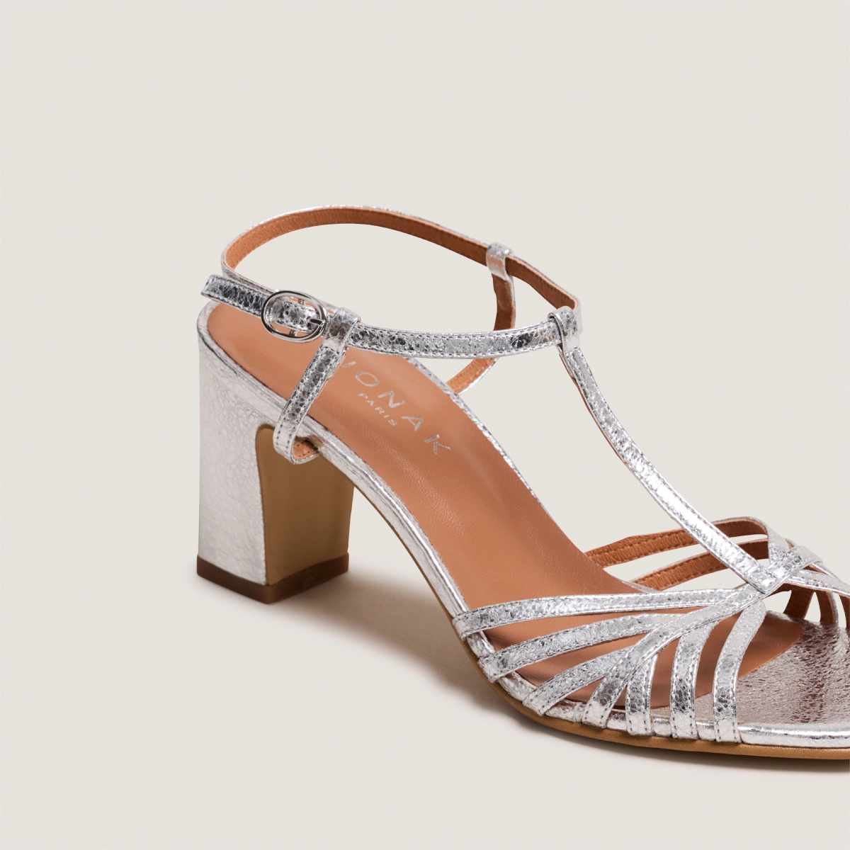 Heeled sandals in silver cracked leather | VOLIA