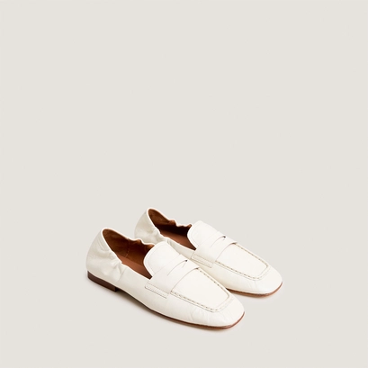 Square-toe loafers in ecru distressed leather | dineo