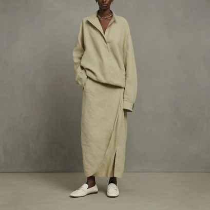 Square-toe loafers in ecru distressed leather | dineo