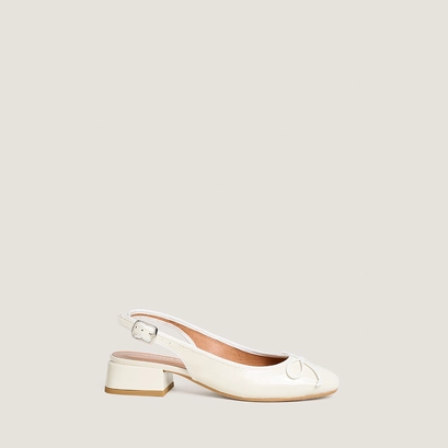 Slingbacks ballet flats in ecru pleated patent leather | dybilo