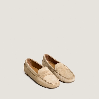 Square-toe loafers in beige split leather | liv