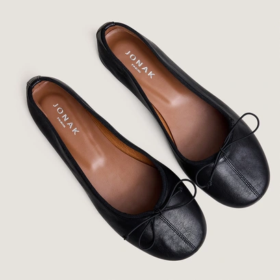 Lace-up ballet flats in black leather | dallette