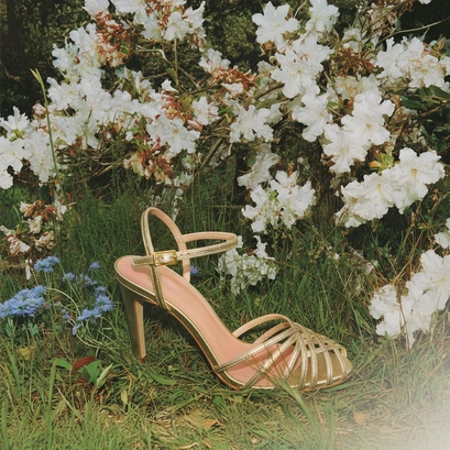 High-heeled sandals in platinum metallic textile | damoria
