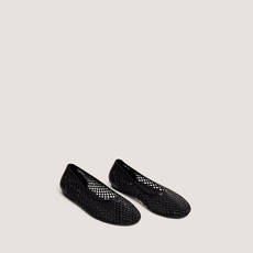 Perforated ballet flats black