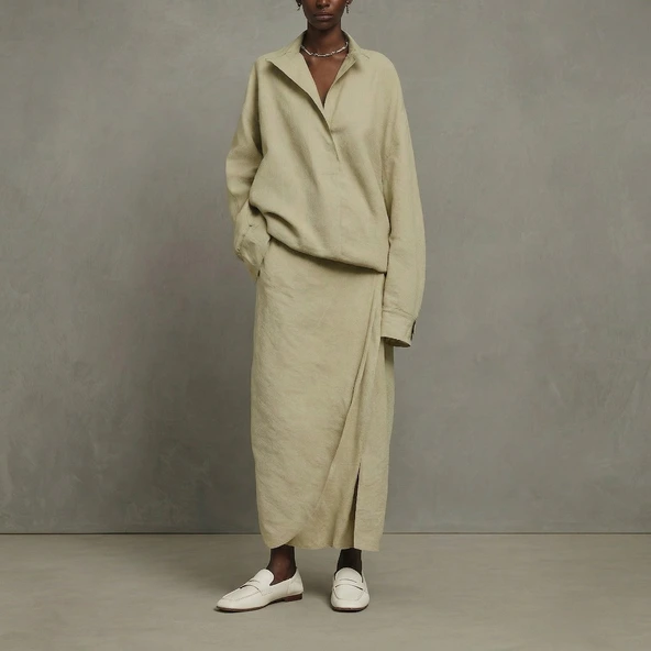 Square-toe loafers in ecru distressed leather | DINEO