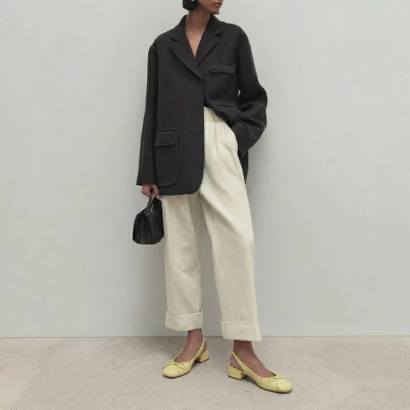 Slingbacks ballet flats in pale yellow pleated patent leather | DYBILO