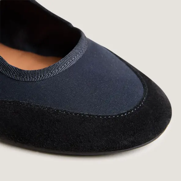 Lace-up ballet flats in black mesh and black textile | DEMAIN