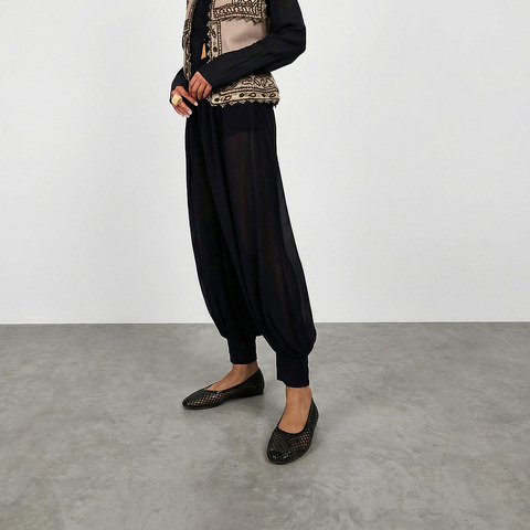 Perforated ballet flats black