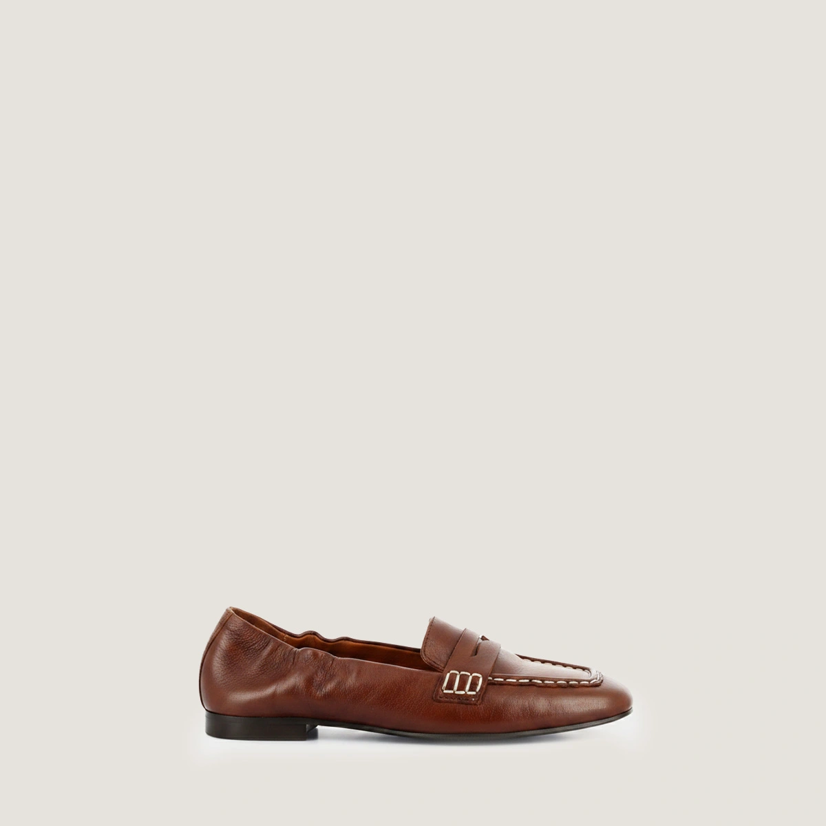 Square-toe loafers in chestnut aged leather | DIGITAL