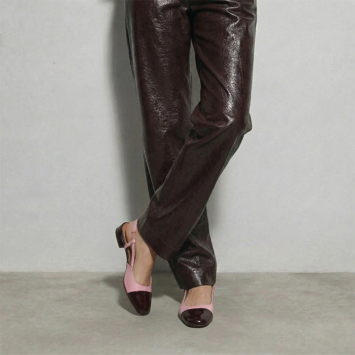Slingbacks ballet flats in burgundy patent leather and petal pink pleated patent leather | DHAPOU