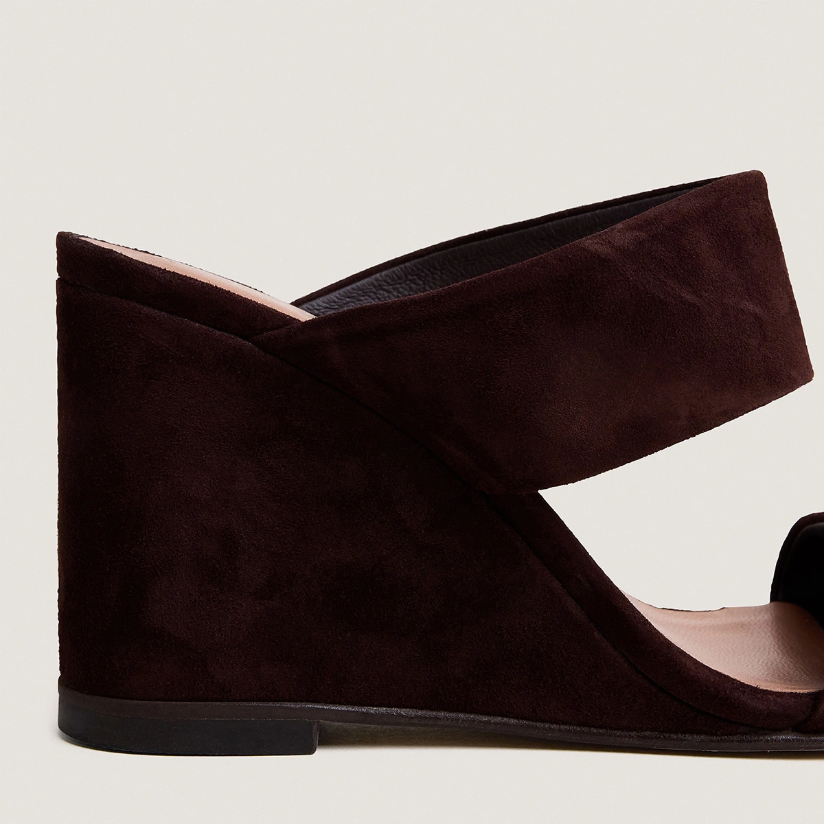 Wedge mules in brown suede | VOYELLE