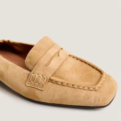 Square-toe loafers in camel suede | digital