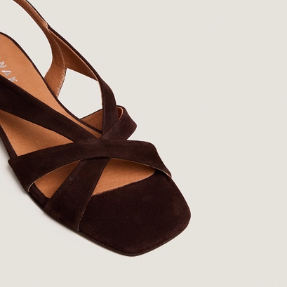 Low-heel sandals in brown suede | alphonse