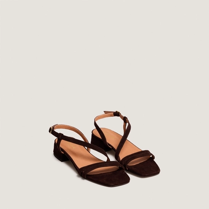 Low-heel sandals in brown suede | anaya