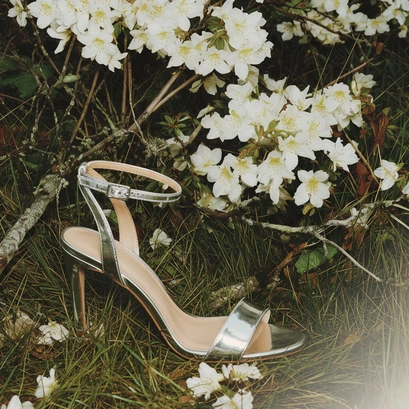 High-heel ankle-strap sandals in silver mirror leather | dilecta