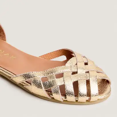 Flat sandals - capsule mini in gold cracked leather | mini doo